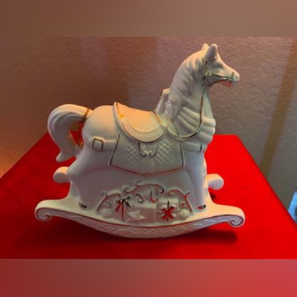 NWT Vintage in original box Musical Rocking Horse Collectors Item Perfect WORKS! - Picture 3 of 11